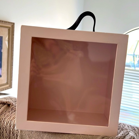 VIKTOR and ROLF FLOWERBOMB SHADOWBOX GIFT BOX - Picture 11 of 11